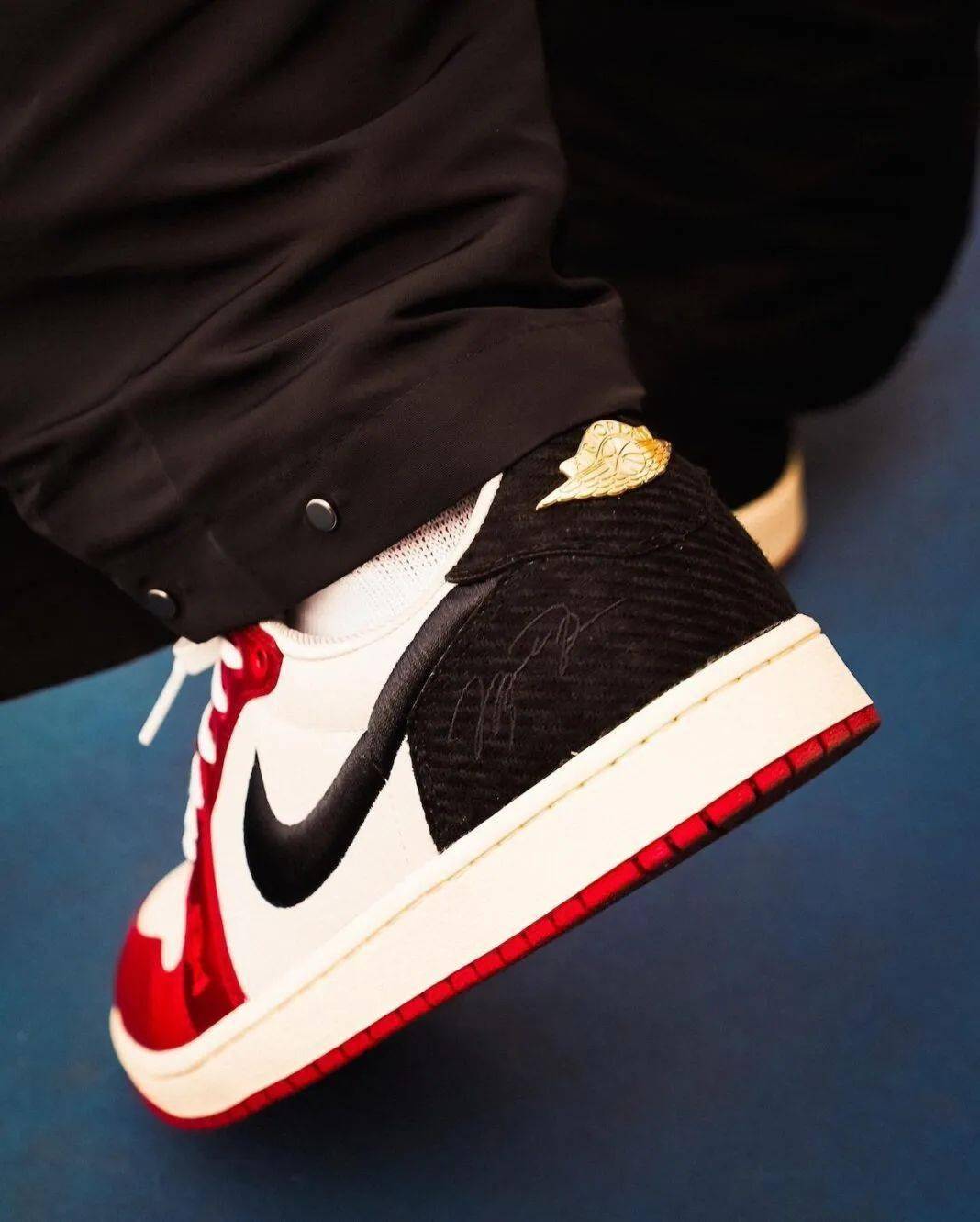 「乔丹亲儿子 x aj1」上脚效果曝光!服饰头一次见!