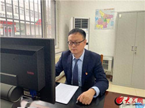 红高粱之乡的大挎包高密农商银行柴沟支行信贷行长柳建