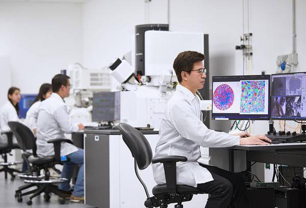 扩大上海和深圳应用研究实验室_中国_支持_团队