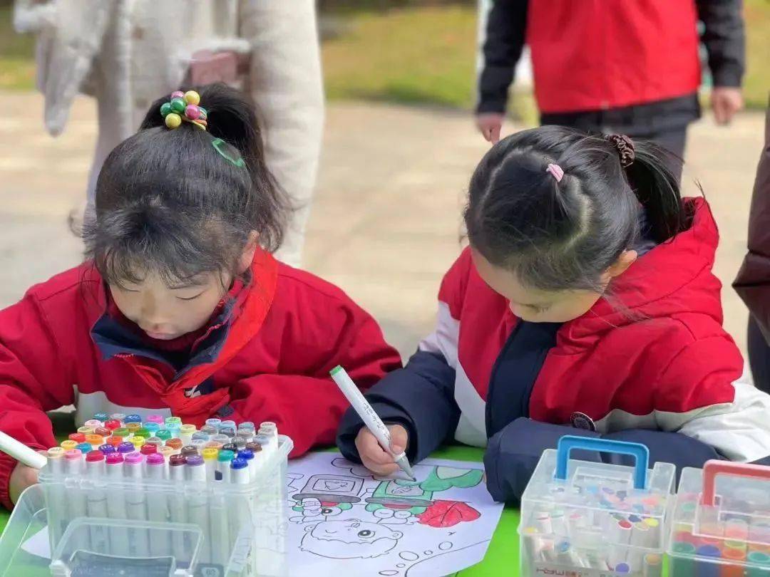 为积极倡导绿色环保理念,丰富文化生活,3月11日,陈倪路社区和崇正书院