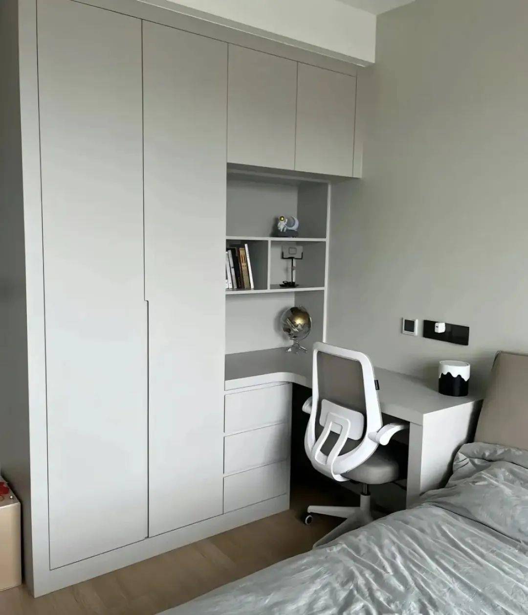 衣柜书桌一体化设计空间翻倍小户型的绝配