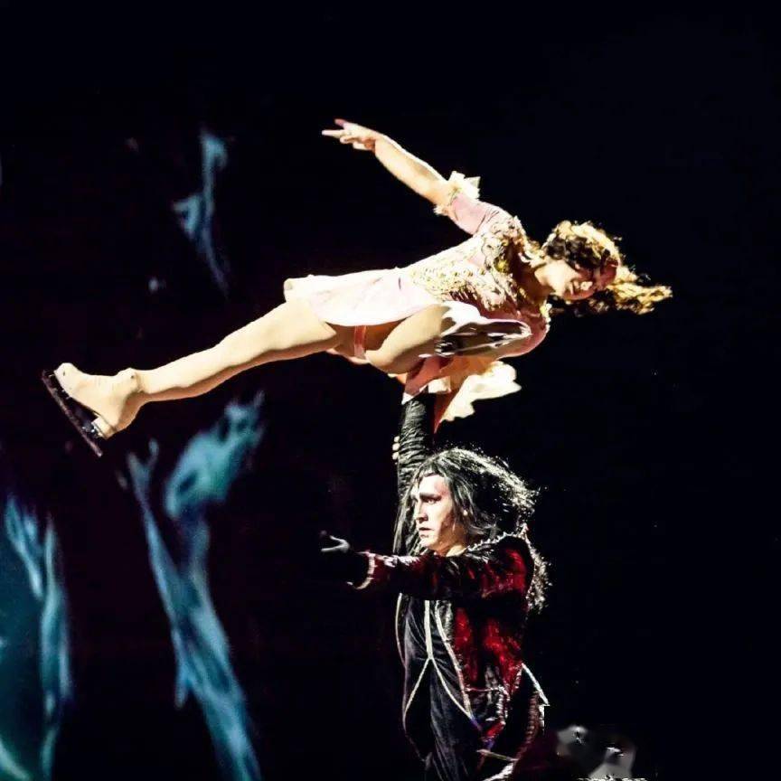 演出预告冰刀代替舞鞋演绎足尖上的别样优雅