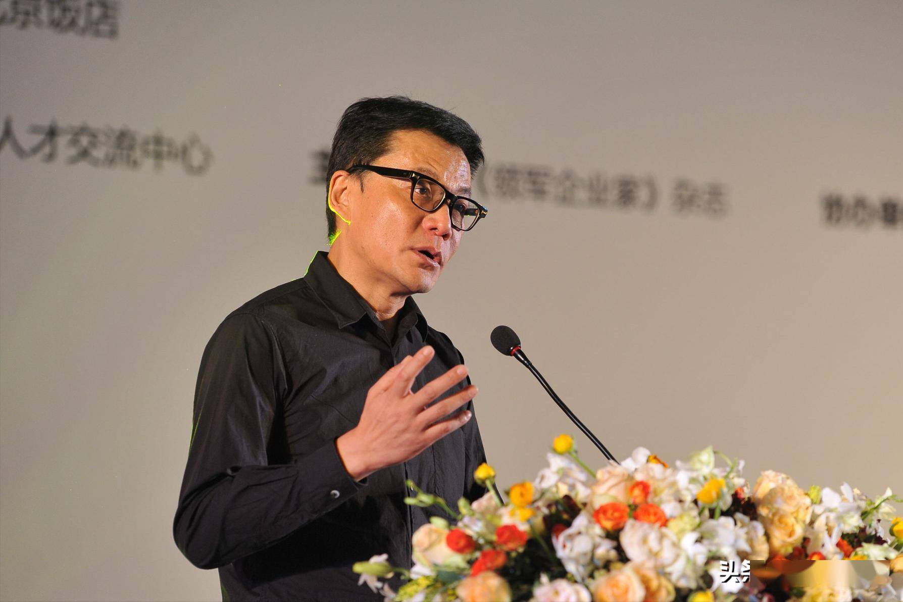 农夫山泉遇公关危机李国庆建议宗馥莉出面说话网友凭什么