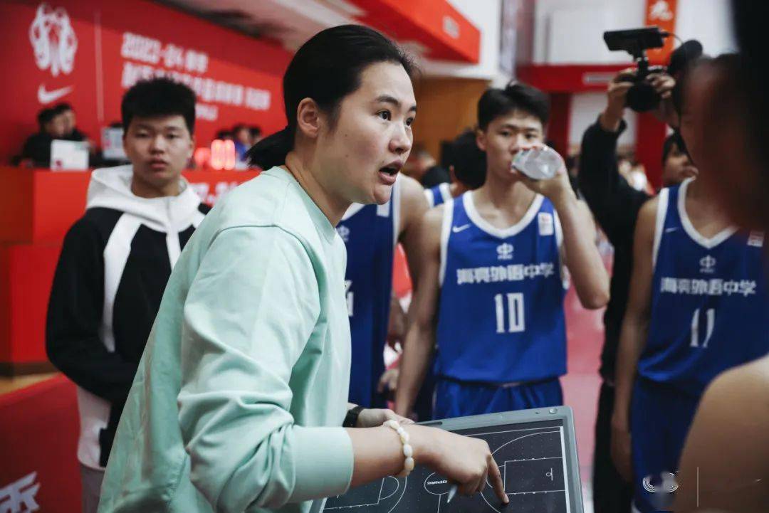 诸暨海亮外语中学战胜回浦中学夺得耐高东区冠军,直通全国赛!