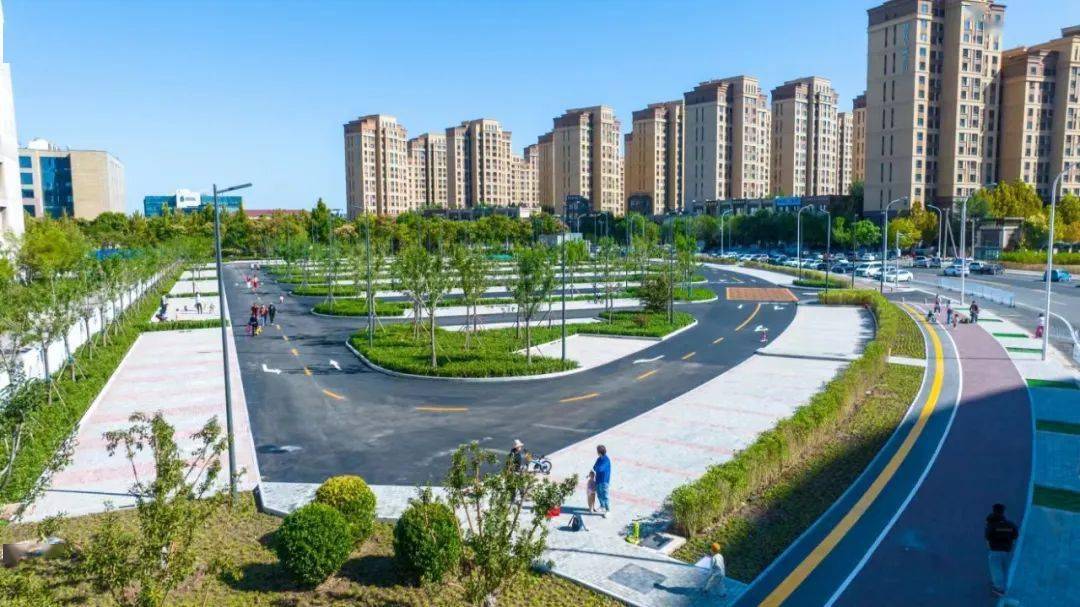 泰达时尚广场湖区公园泰达时尚广场湖区公园位于经开区东区,北海路与