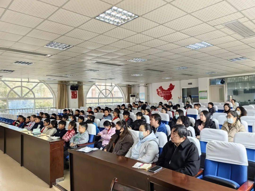 初小联动共育成长青岛上清路小学与青岛第四十七中学开展小初衔接活动