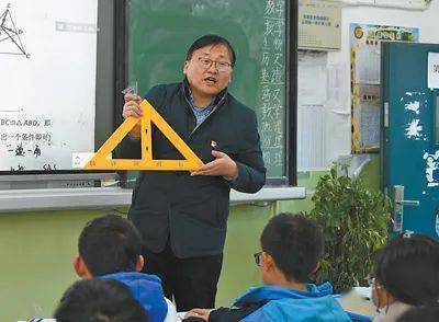 援藏教师吴智勇为师生多办实事