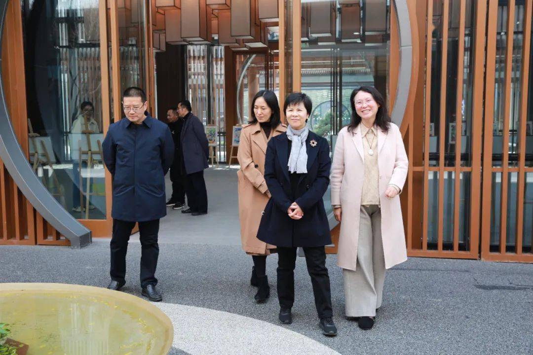 东林中学叶映峰校长全程陪同