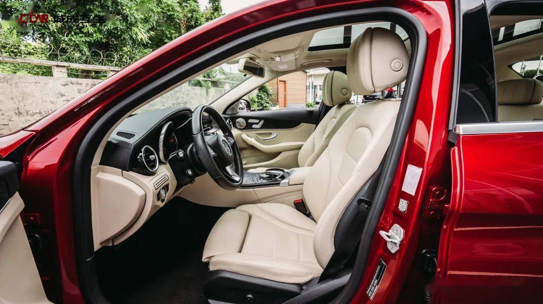 l4,7at,前置后驱,225/50 r17,胎压监测,定速巡航,可变转向比,全景天窗