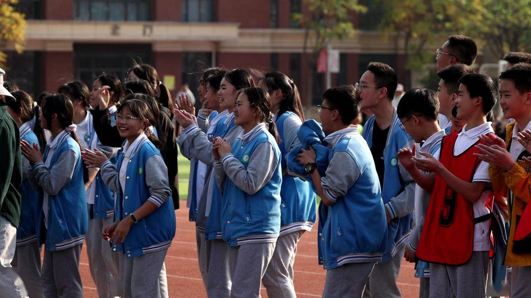 展少年英姿扬青春风采西昌航天学校春季校园足球篮球比赛开赛