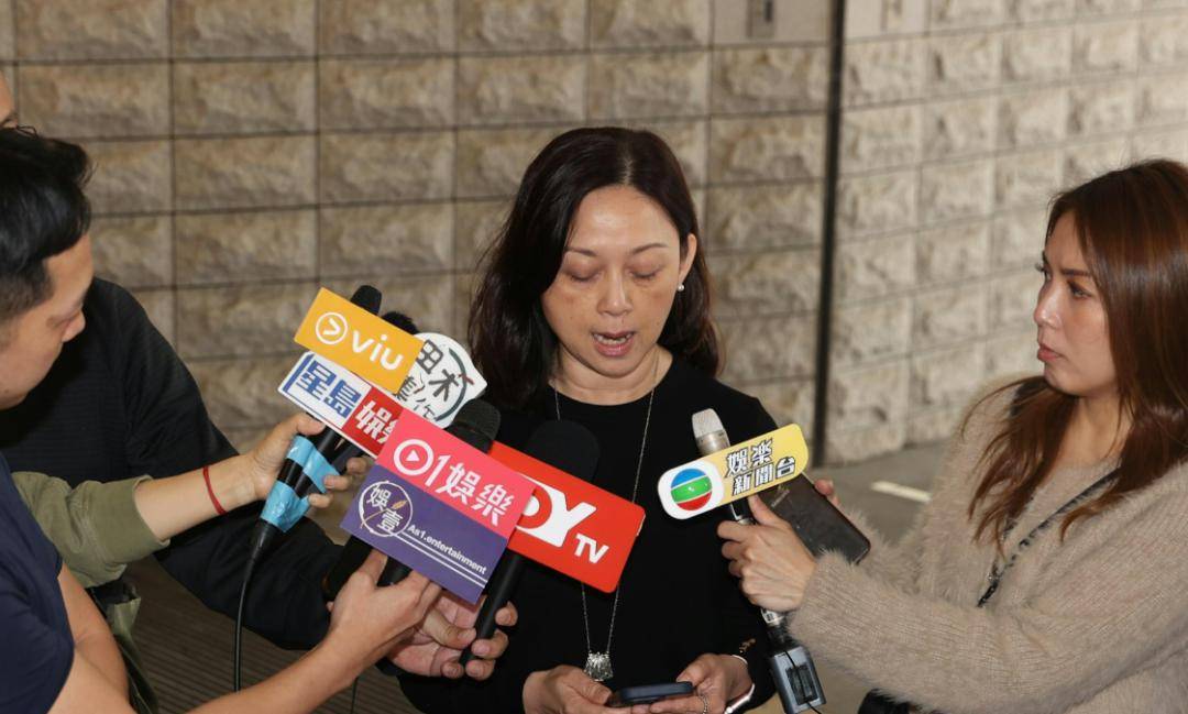 未婚妻晒合照道别:来世早点求婚_郑启泰_王雁_家人