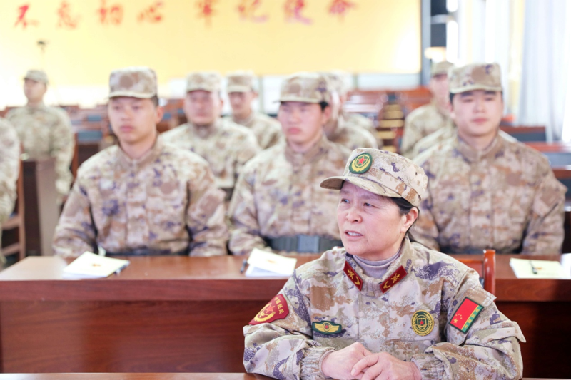 连云港灌云:楷模,功臣面对面 62名新兵怀揣梦想进军营_军人_人民_青年