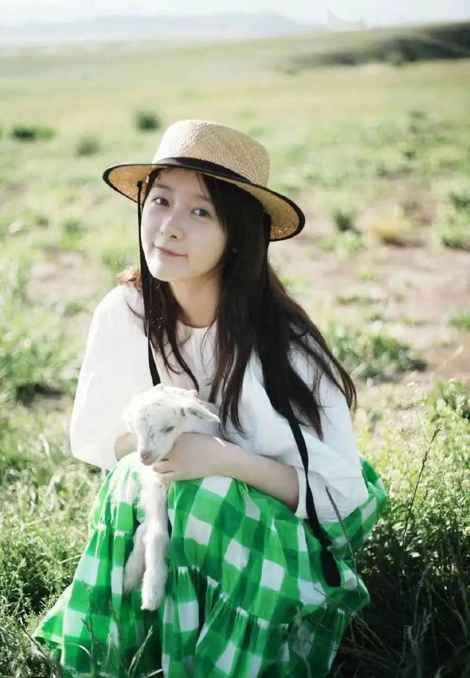 怼日本导演竹内亮 质疑其关于日本小学生下装的言论_现象_网友_迷你裙