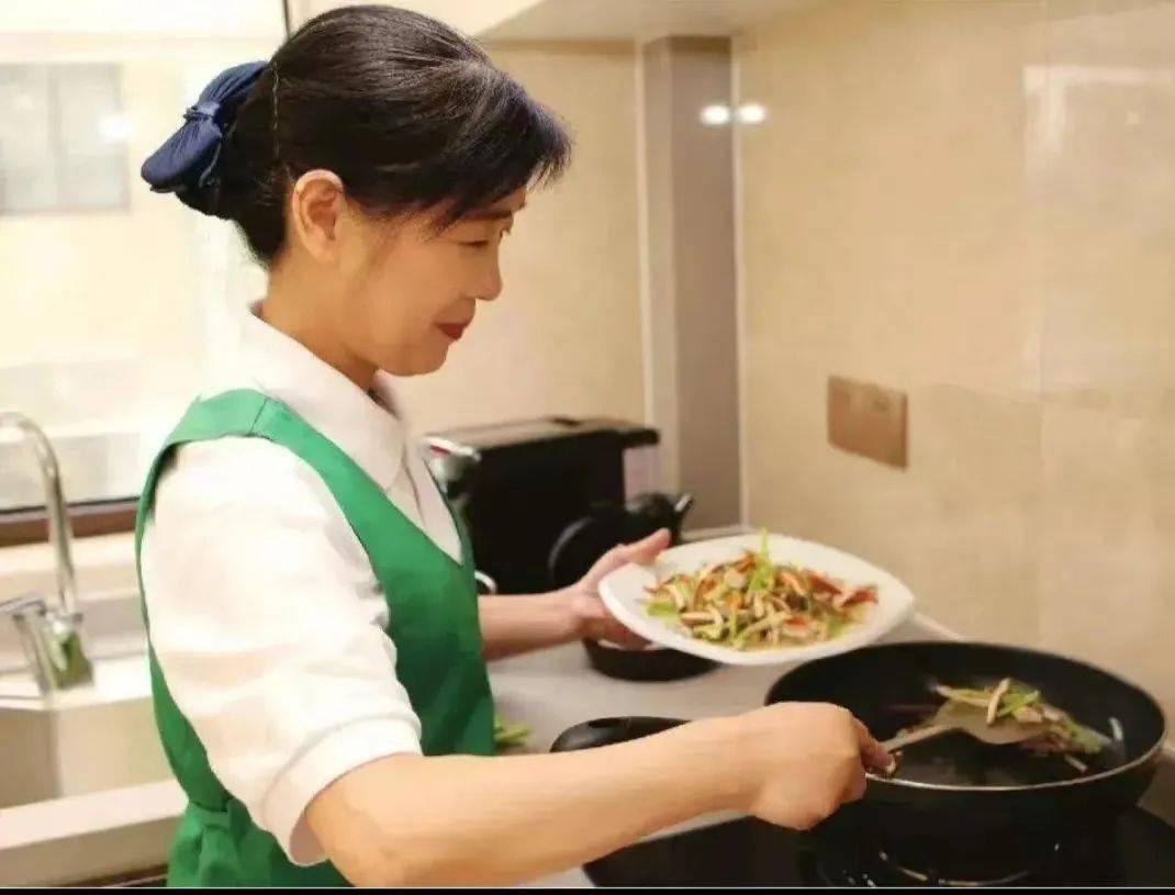 诚聘做饭阿姨!待遇优异!