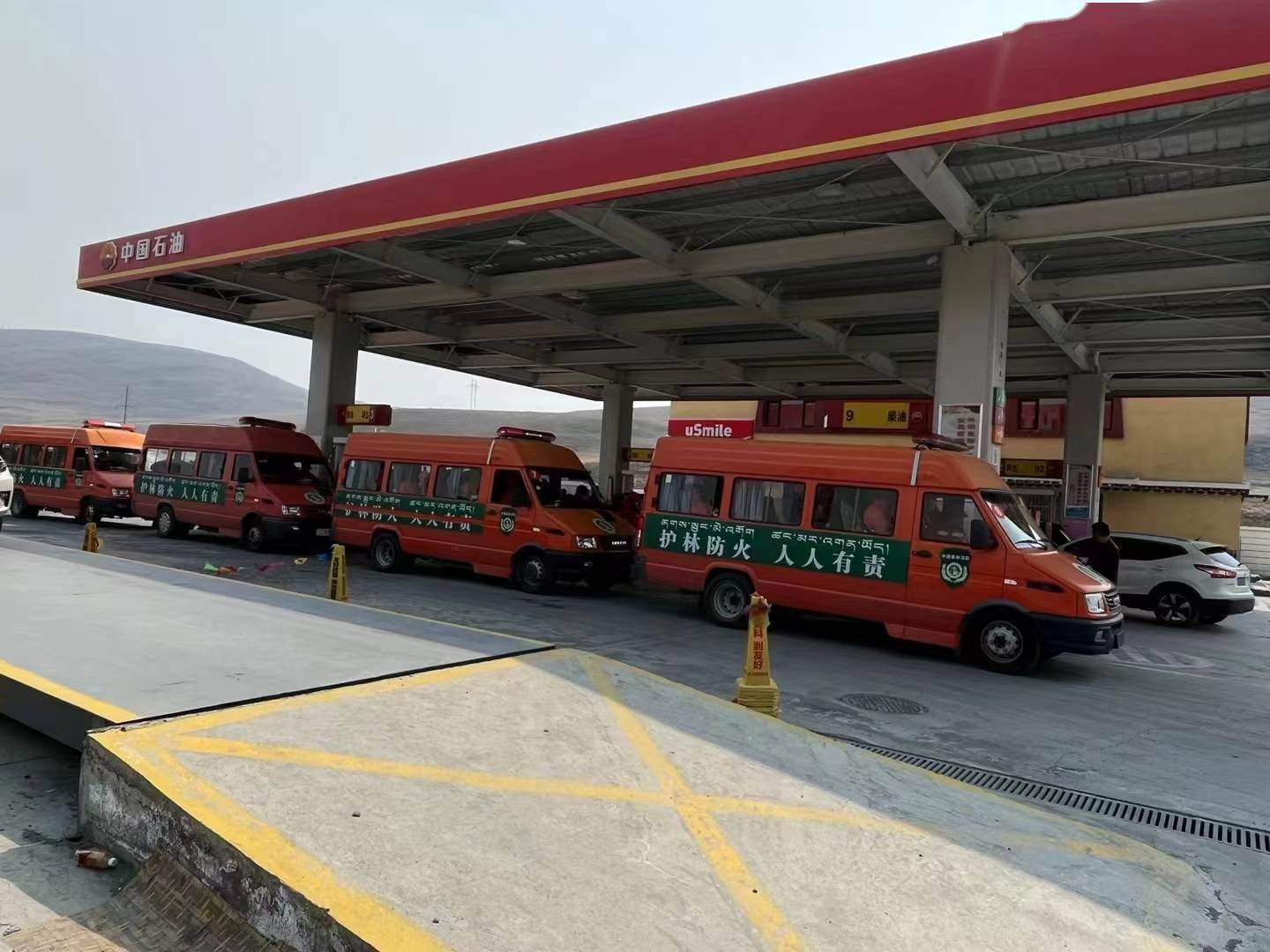 中国石油四川销售全力以赴抢险救灾.中国石油四川销售公司供图