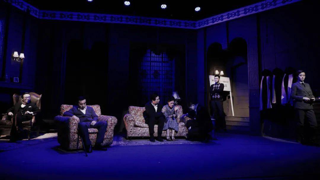 major metcalf凯丝薇尔小姐  miss casewell帕拉维西尼