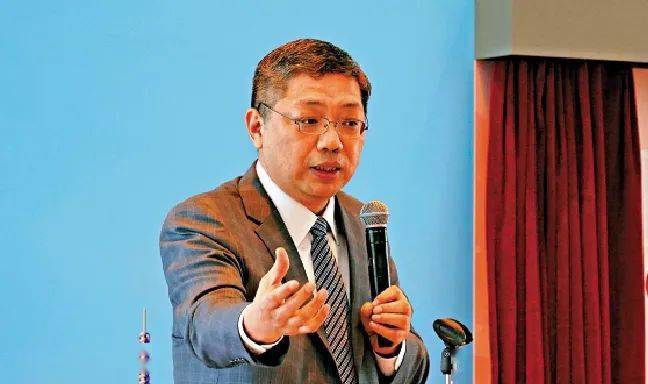 巴曙松全球产业大转移港逢良机