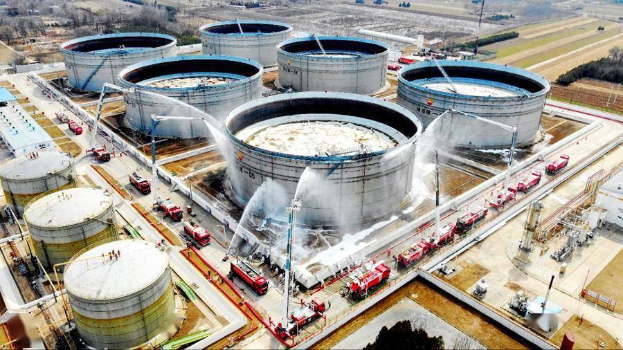 长庆油田输油二处开展企地油库消防火灾扑救实战应急演练