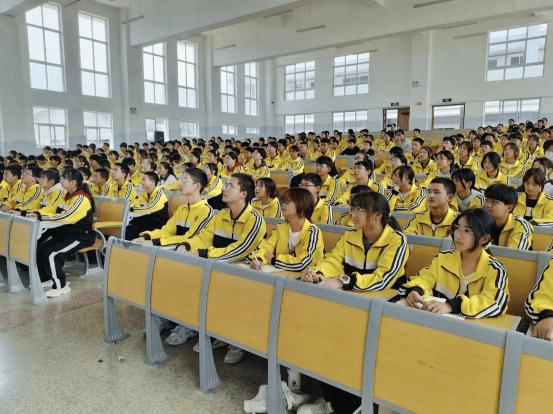 前行,共创文明"的宣传新时代好少年主题教育活动在腾冲市清水中学举行