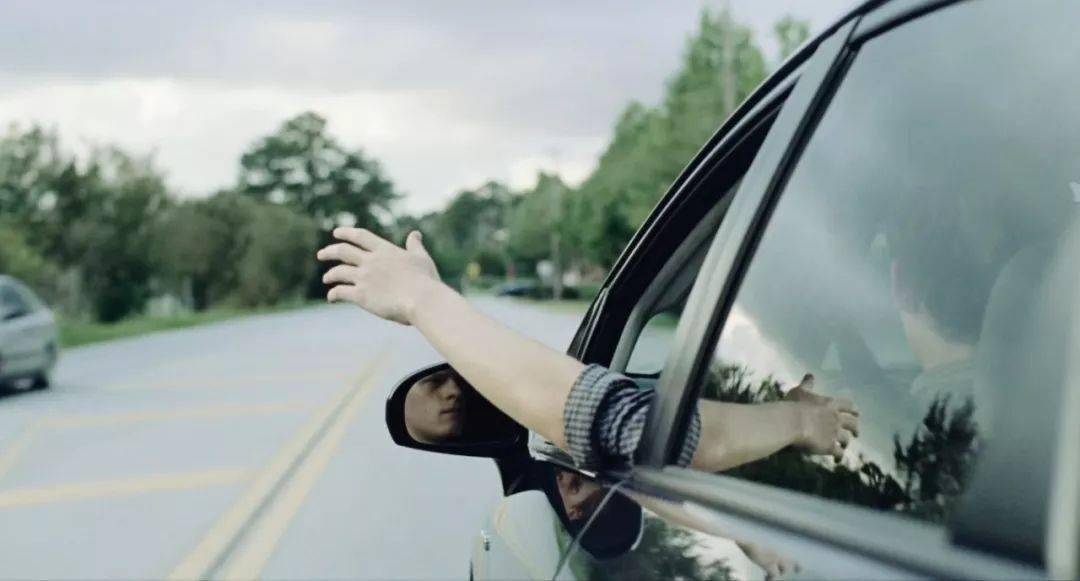 《被抹去的男孩》杰瑞德的「出柜」经过堪称惨烈,在遭遇性侵后只能