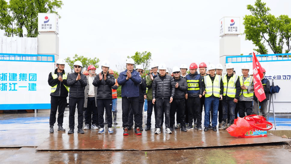 据悉,瑞苍高速公路工程灵溪镇安置点建设项目位于苍南台商小镇镇49-1