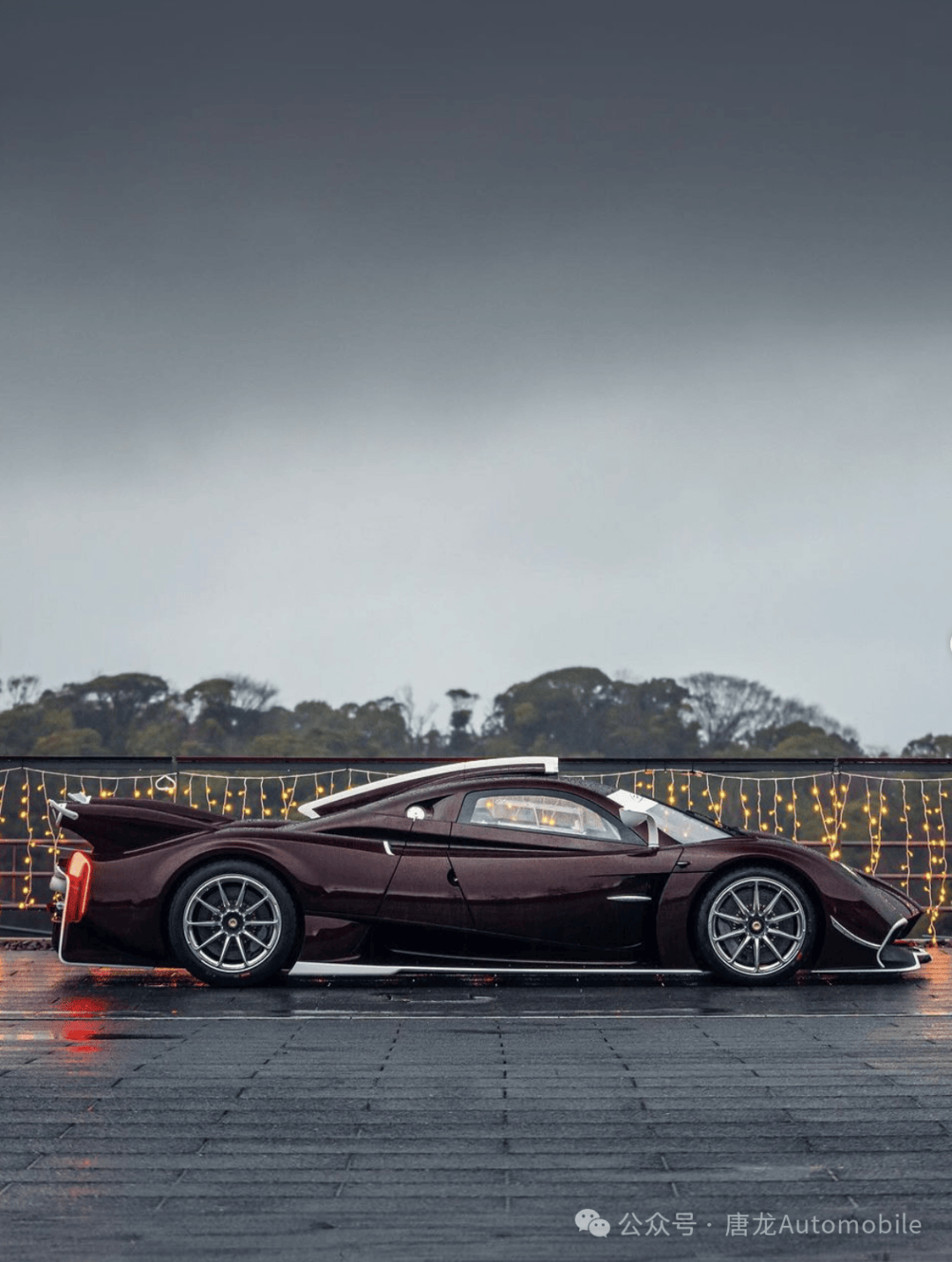 【他与春天有个约会】帕加尼 huayra r 日本东京遇上了阴雨绵绵的天气