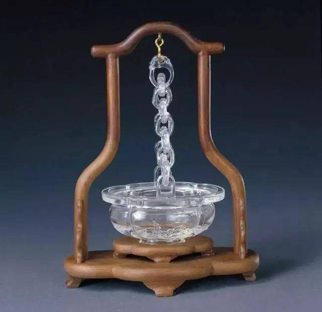 一件完整的水晶雕刻作品,材料是基础,工艺是手段,文化是目的,内涵是