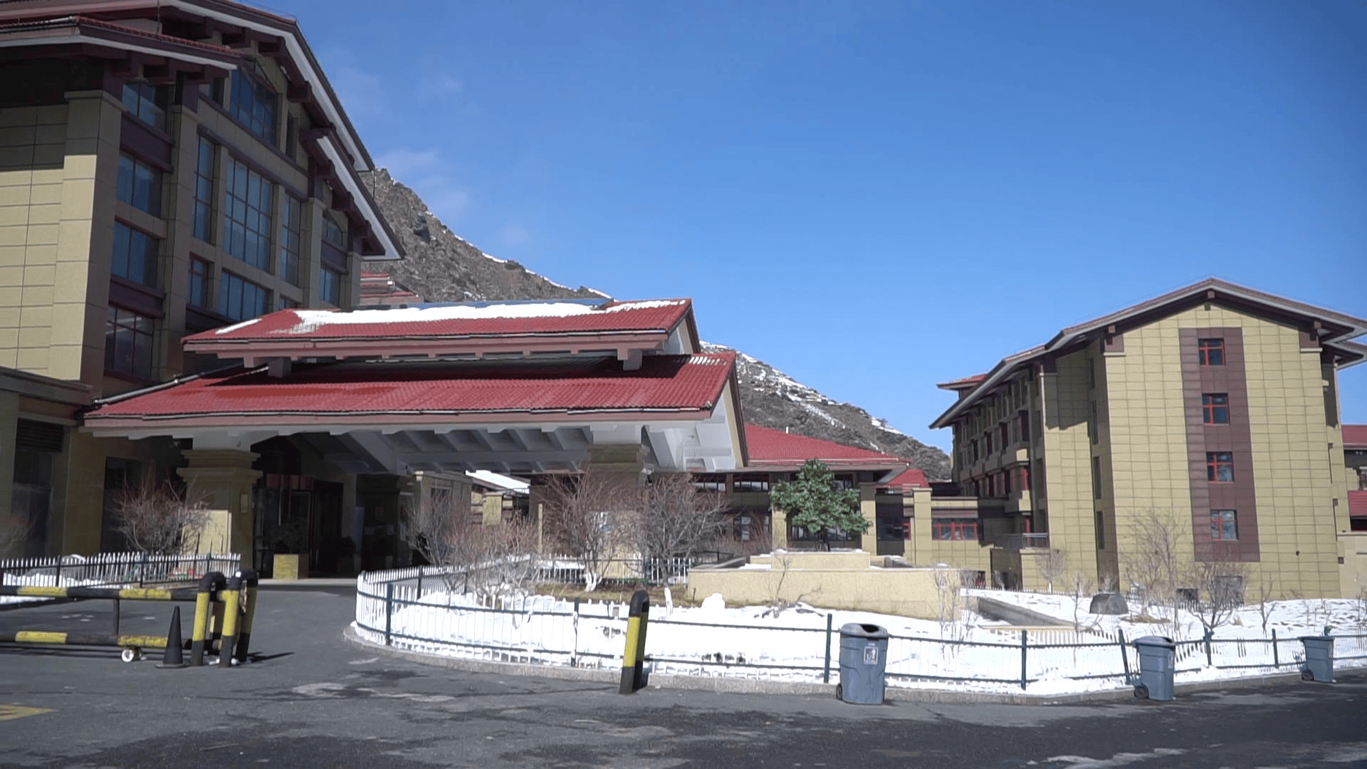 沙湾市推出"万人泡温泉"一日游活动_旅游_游客_景区
