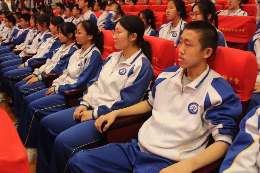 立志丨跃马扬鞭战百日踏歌追梦向未来海淀实验中学初三年级逐梦主题