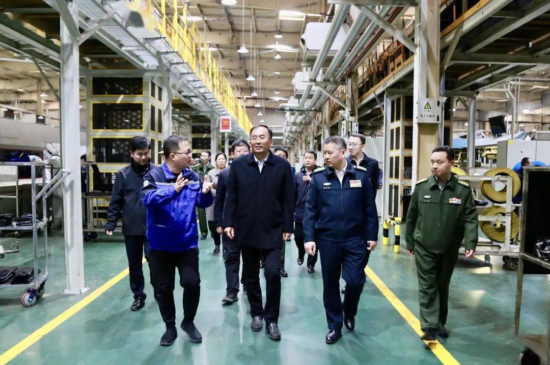 张启军到我县调研编兵企业