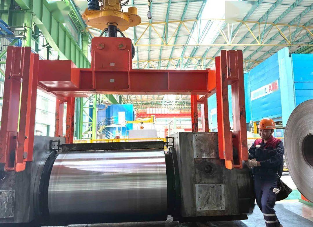 调整吊车运行装置.