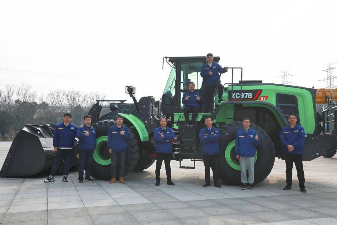 小草集126期在绿色赛道上一路狂飙