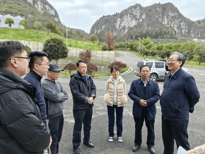甘昭辉对李天来院士一行给予的指导和支持表示衷心感谢,并详细介绍