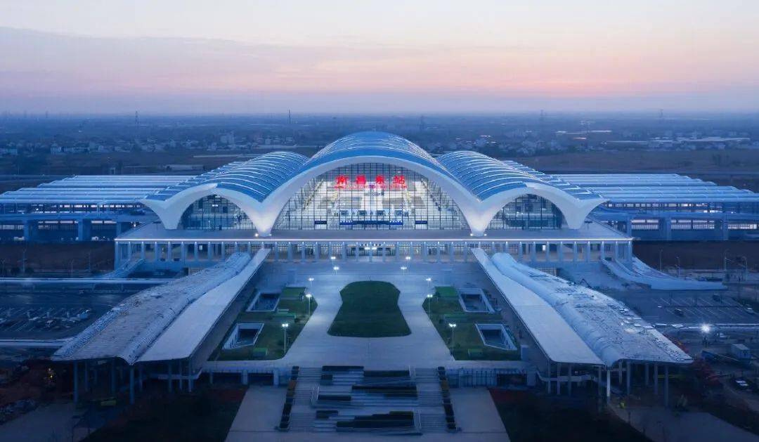 落霞与孤鹜新的传奇南昌东站