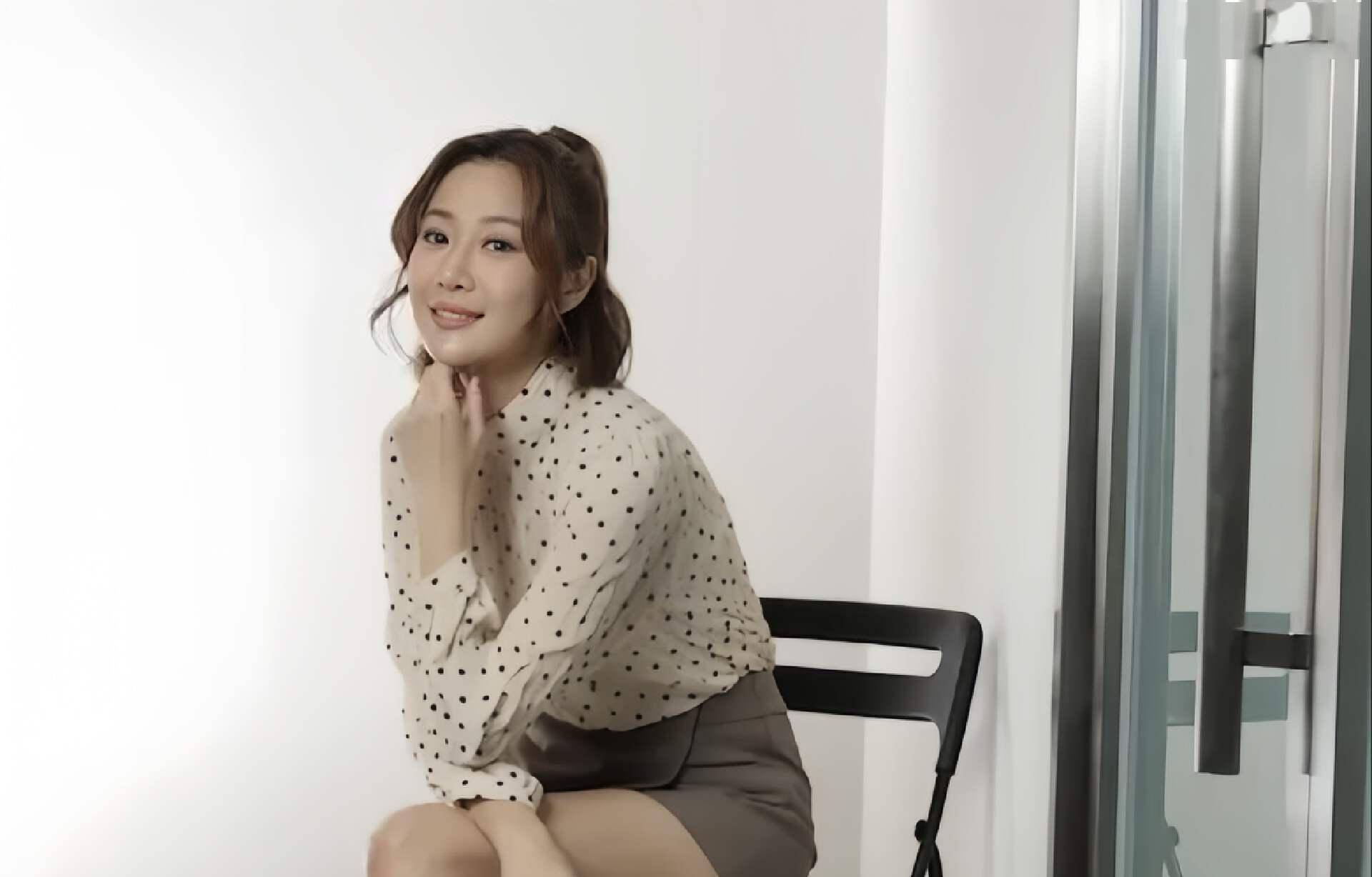 香港女星朱智贤瘦到见骨,穿吊带裙疑真空上阵,出轨人夫事业尽毁