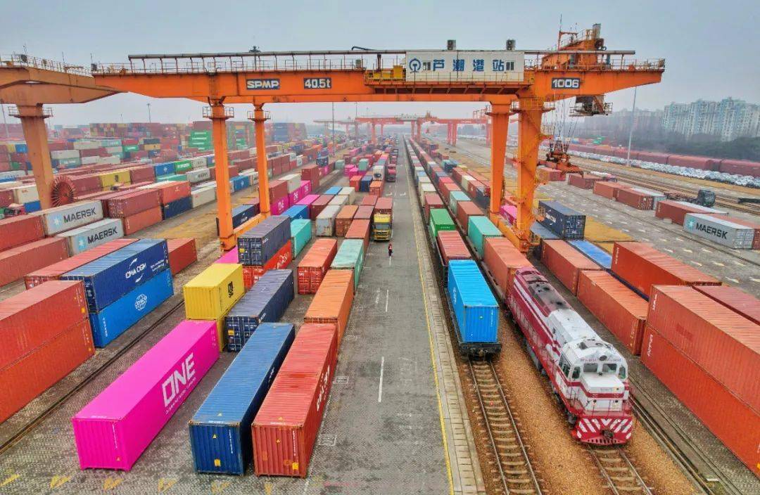在区域内建成了45个铁路物流基地,有效融入物流园区,产业园区,港口