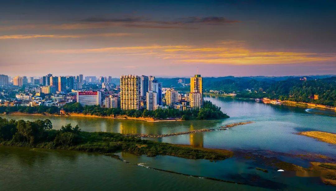 咔嚓咔嚓乐山好水