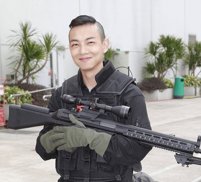 44岁tvb爱国男星旧患严重卧床不起7年前拍剧被车撞飞画面曝光