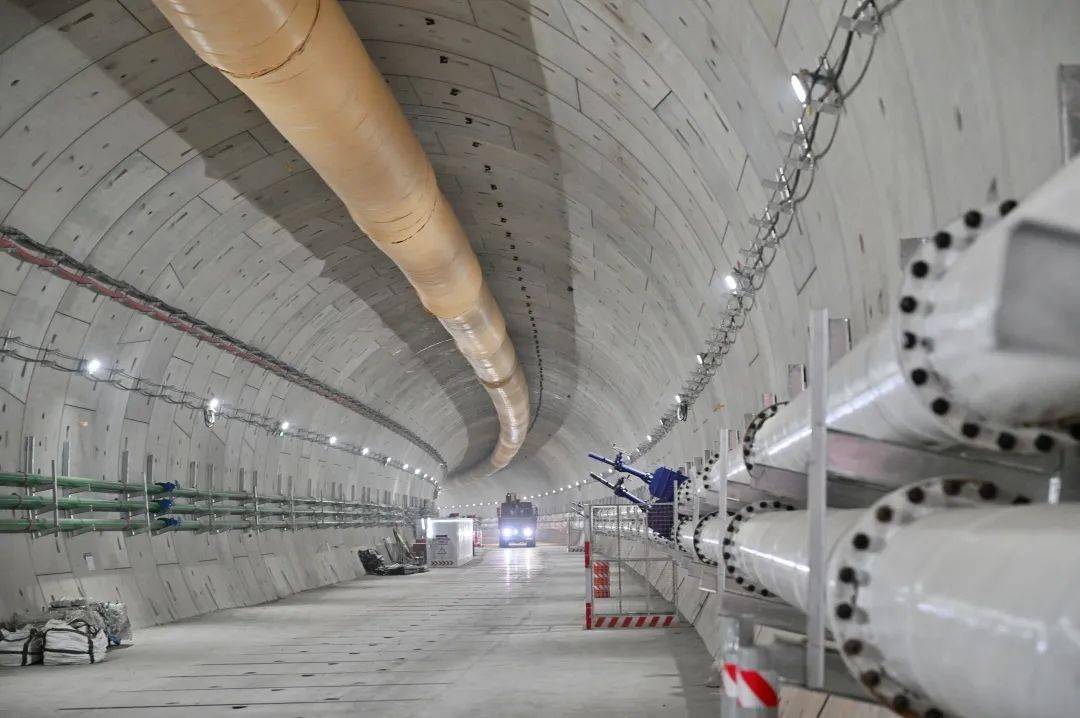 世界最大直径水下盾构隧道掘进破千米