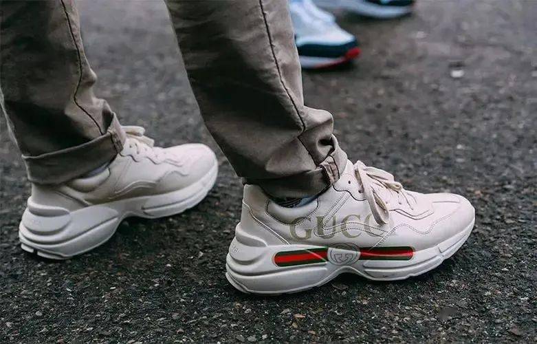 你卖两万三千六那我买两块三毛六的