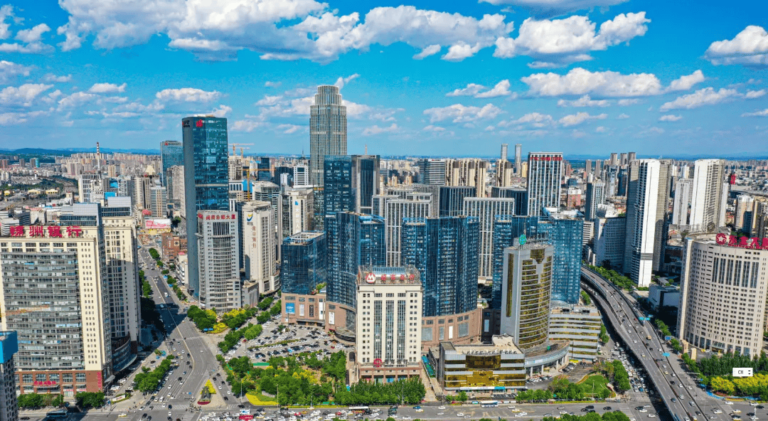 800公里农村公路等;78产业经济振兴行动,将改造太原街等老旧商圈