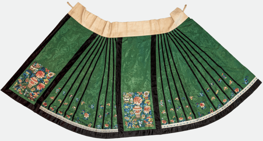 展览预告华彩曳裙裳中国最美服饰丛书马面裙精选图片与创新设计作品展