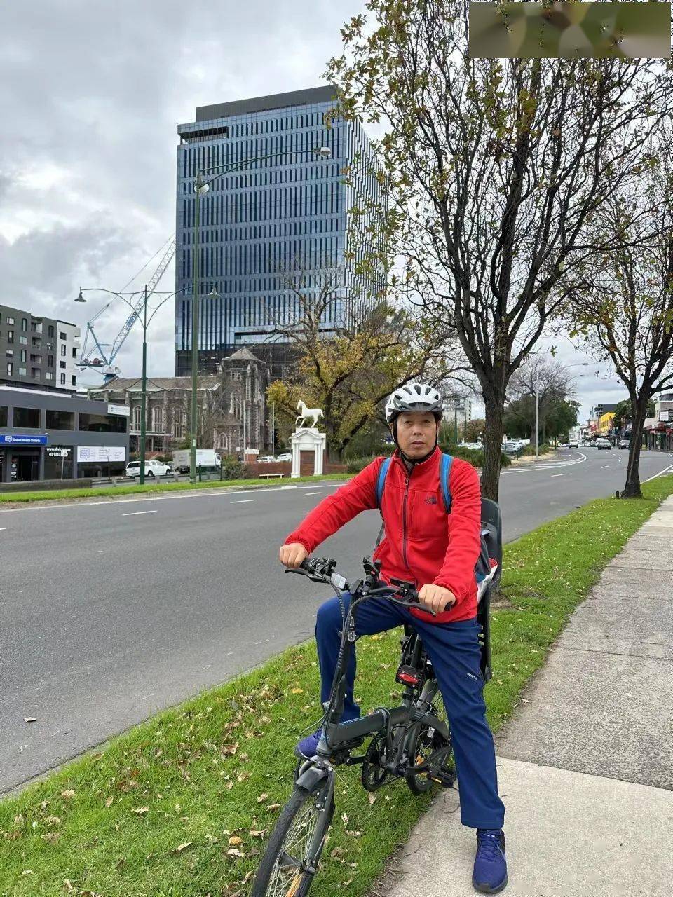 陈运仓七律登鸡冠山
