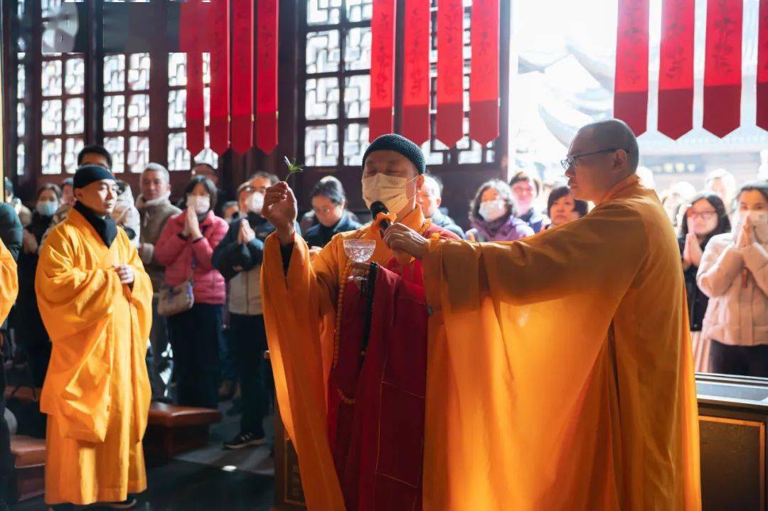 活动内容玉佛禅寺大雄宝殿■活动地点2024年4月1日 11:00■活动时间