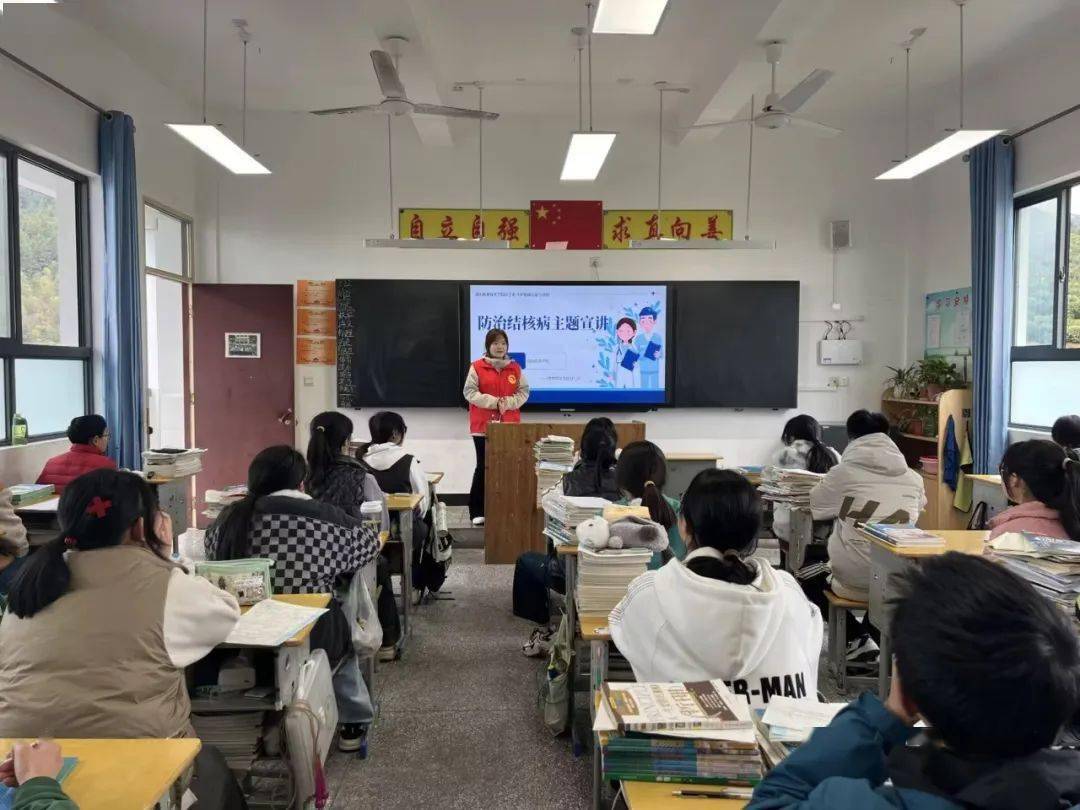 每周团讯屯溪区举办聚焦红领巾共研促成长少先队活动课