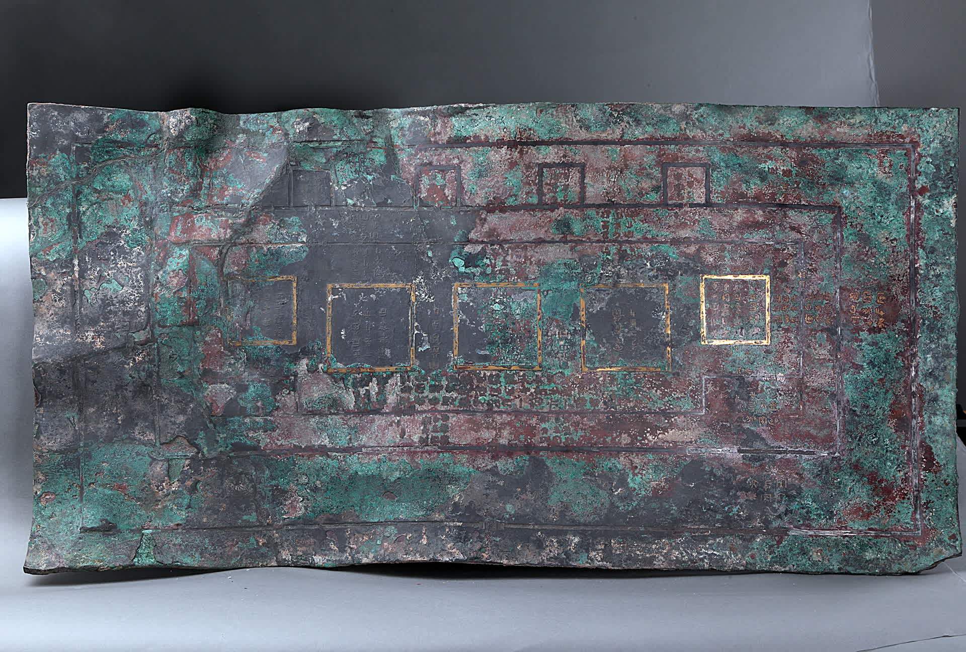 河北博物院1400件套文物再现战国雄风