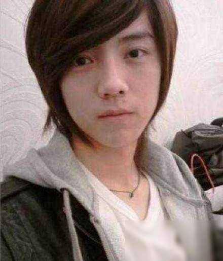 华晨宇自曝情书收到手软旧照曝光网友惊呼太帅