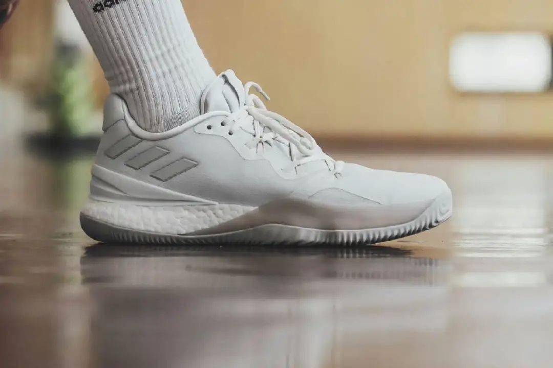 adidas顶级战靴!无数粉丝曾经的梦想啊……_boost_系列_科技