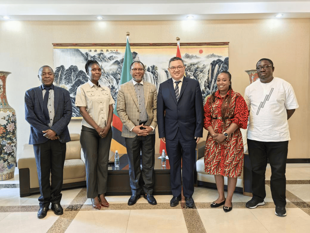赞比亚王晟临时代办会见赞比亚旅游部常秘姆汉加