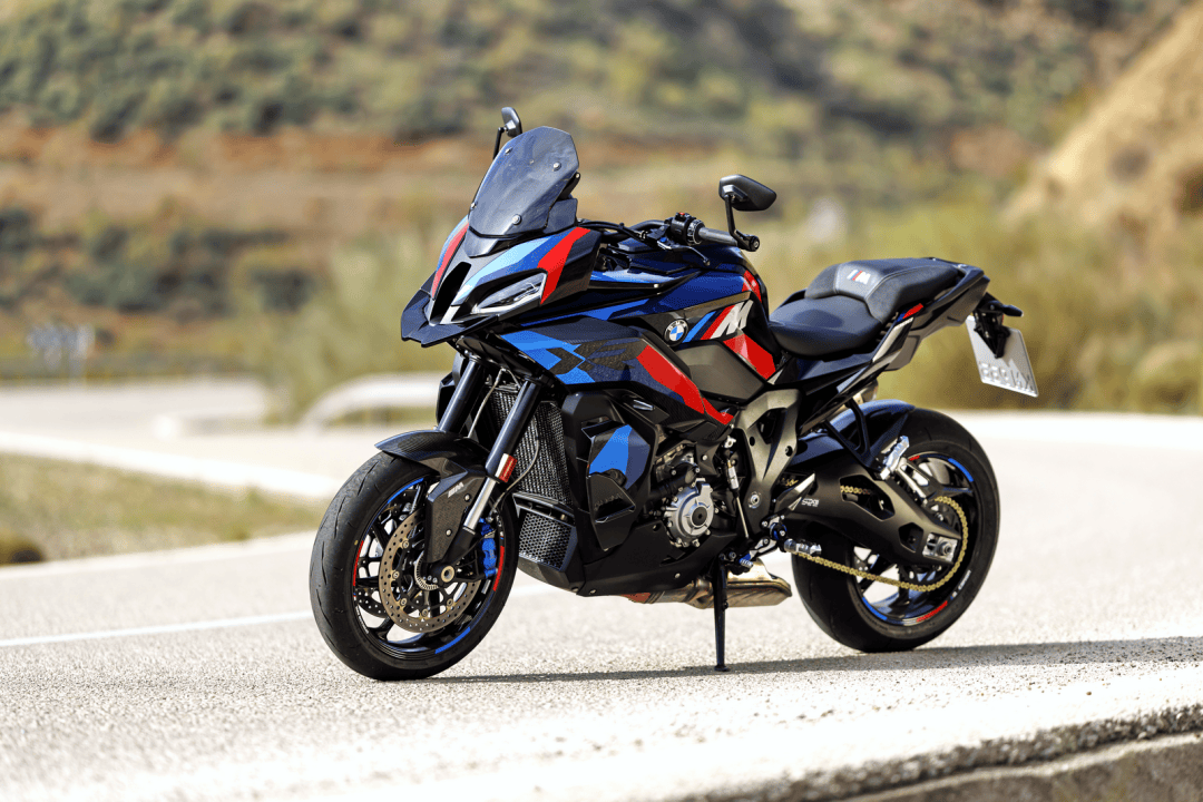 户外动感特写:宝马摩托 2024 m 1000 xr 运动旅行车_搜狐汽车_搜狐网